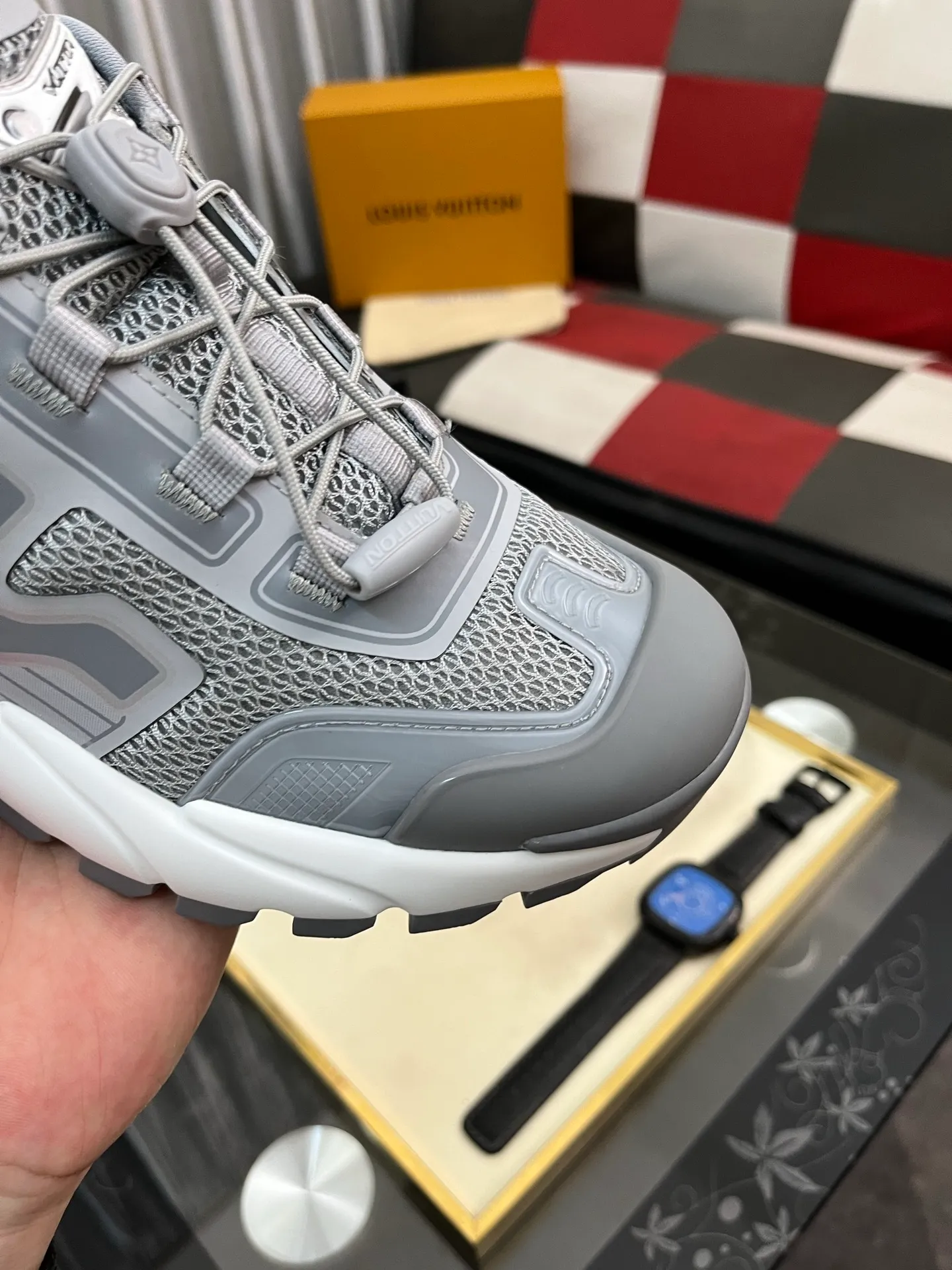 Men's shoes 💰780⌚️⌚️Top version [LOUIS VUITTON] Couple 🧑‍🤝‍🧑 Craftsman style Counter series (original order) New style 🍀LV Louis Vuitton - Top version LV classic high-top trendy shoes! Made of imported original craft calfskin, original breathable lining, and original wear-resistant, lightweight, high-end TPU outsole! High quality products! Code number: 36-457️⃣Colors available